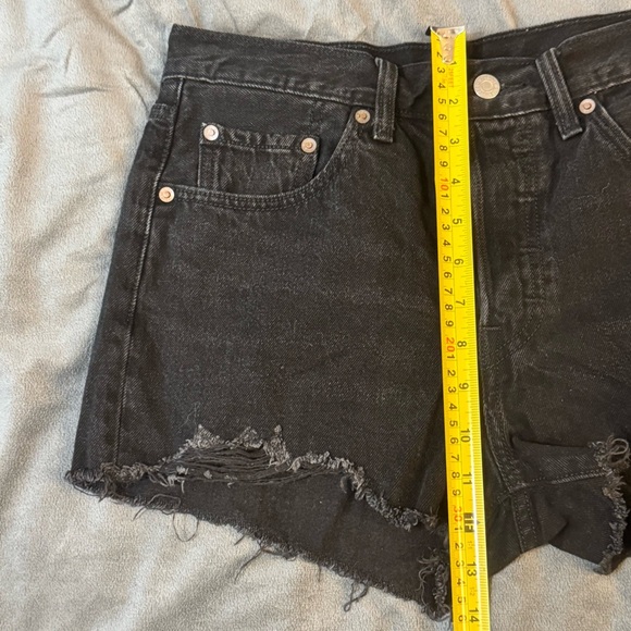 Levi's Black Jean Shorts with Frayed Hem
#1123 - Picture 3 of 9